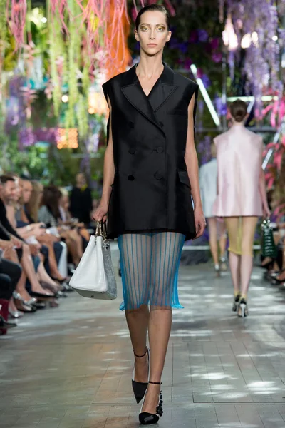 Look 26
